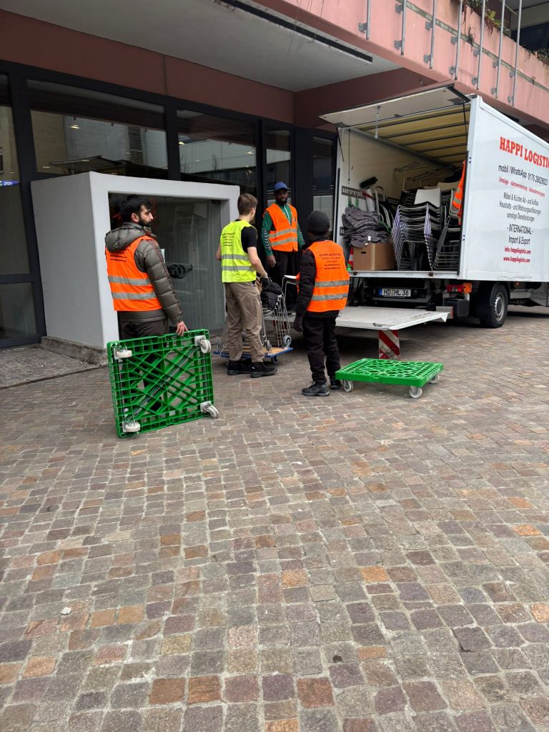 Happi Logistics team during a move